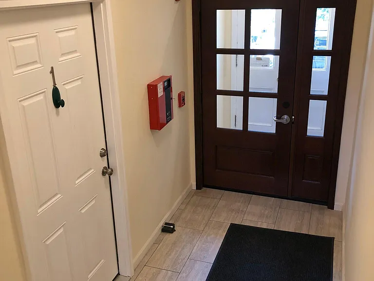 290 4th St #3 — Photo 4