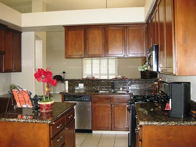 2nd image of 2945 E Cromwell Ave