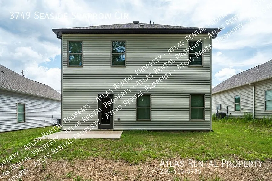 Move-In Special! Half off your first month's rent when you move in. Act fast! — Photo 4