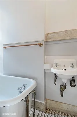 Rented by Erica Sullivan, LREB | media 17