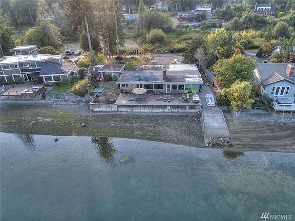 3rd image of 2711 Moorelands Dr NW