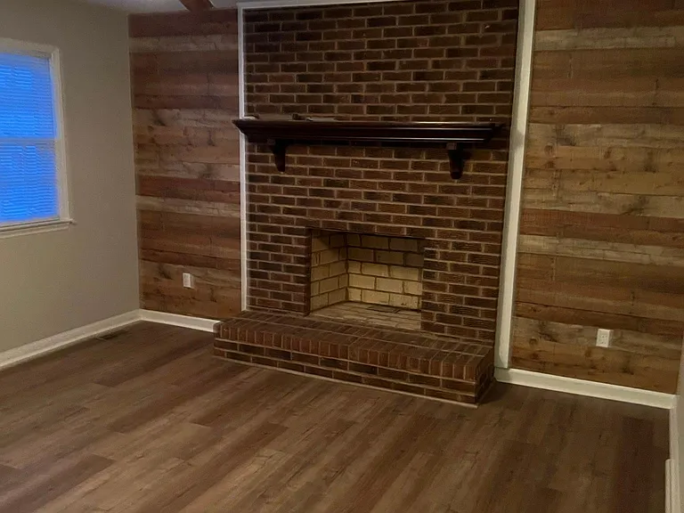 101 Shady Ln — Photo 3