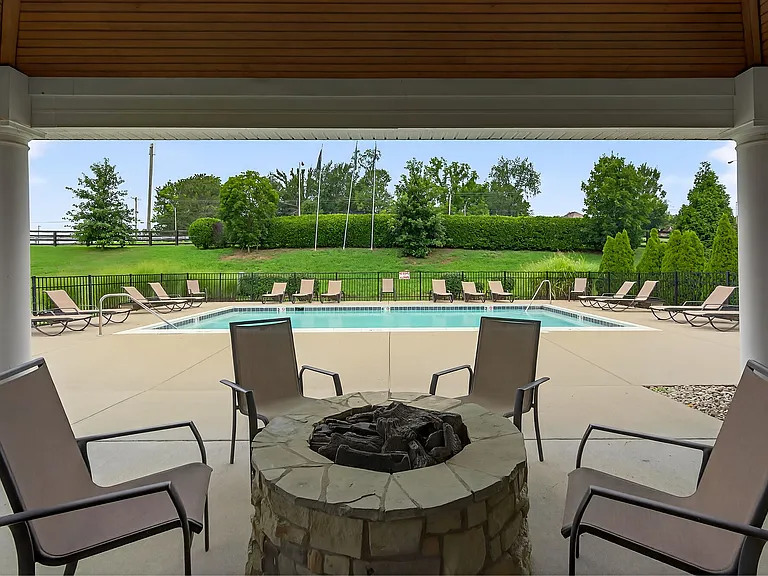 Palomar View Apartments — Photo 37