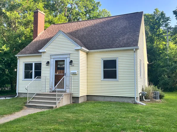 123 E Riverside St, Williamston, MI 48895