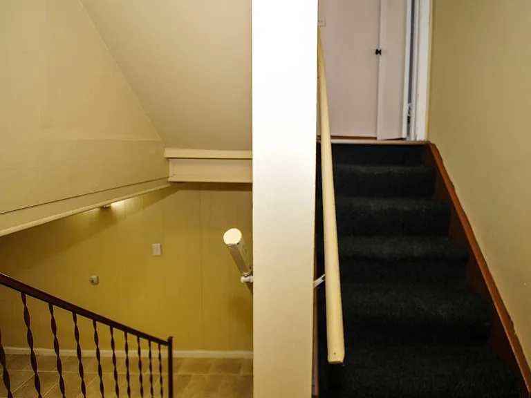 513 W Potter St — Photo 27