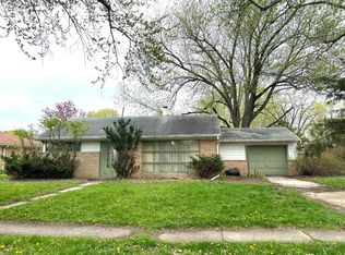 4205 Crestview Dr, Rockford, IL 61107