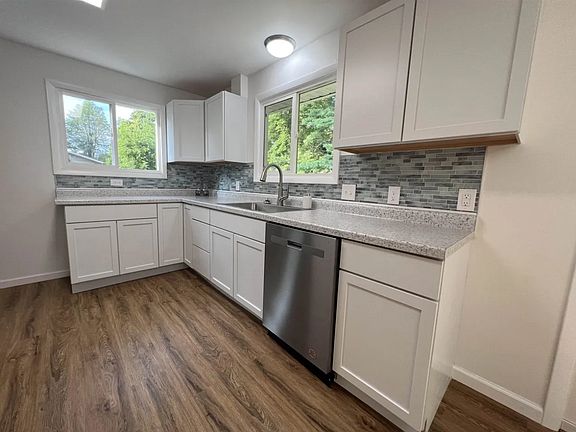 4th image of 3124 McGill St