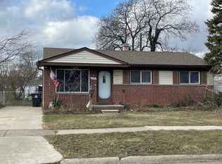 1608 Gloria St, Westland, MI 48186