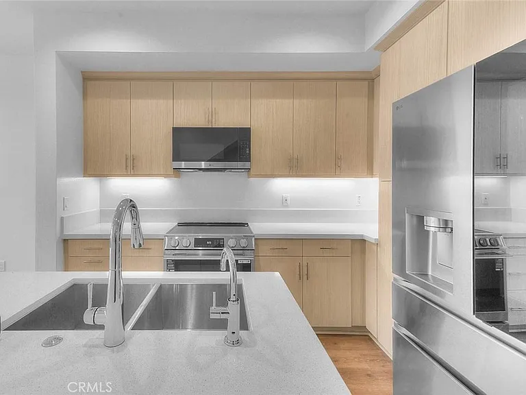 149 N 1st Ave — Photo 4