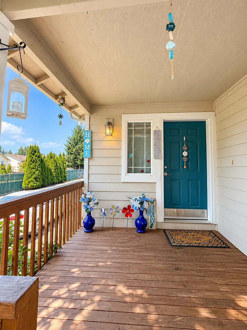 Spacious 4-Bedroom Home in Mill Creek/Bothell — Photo 2