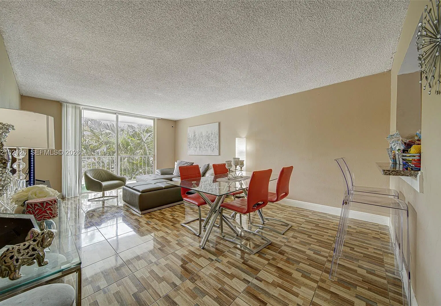 Montecarlo Condo — Photo 2
