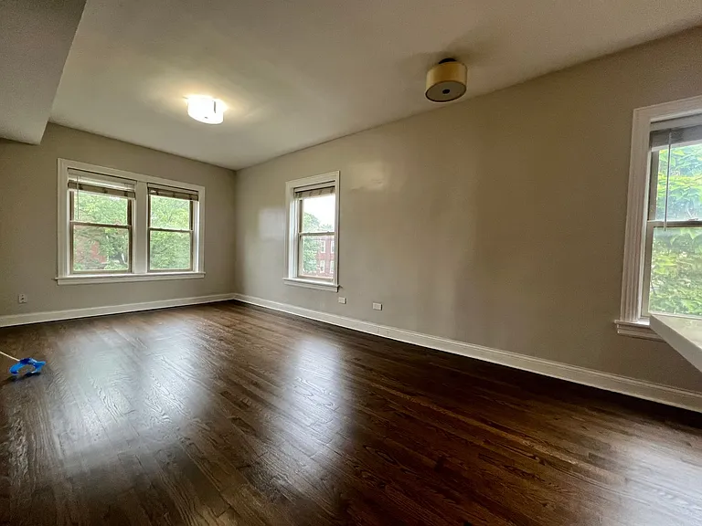 3935 W Altgeld St #B — Photo 5