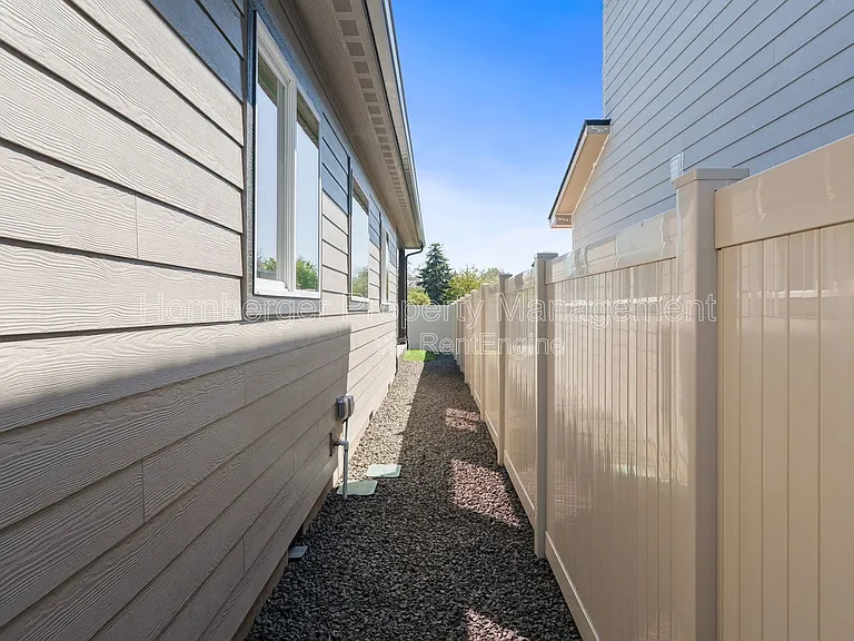 222 N Sargent Rd — Photo 26