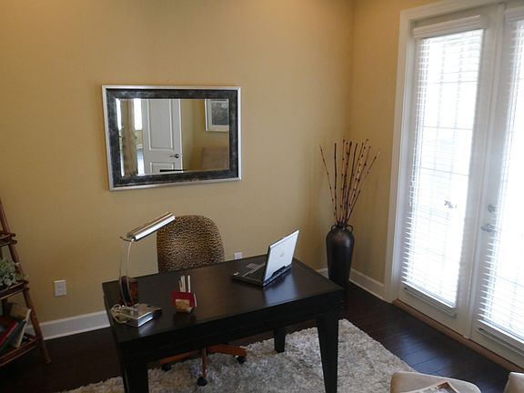5th image of 2423 Vaccaro Dr