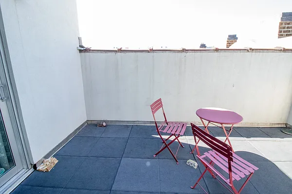 Rented by null | media 32