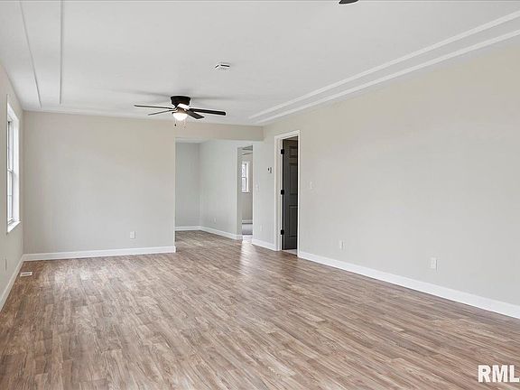 4th image of 16603 Schirding Ave