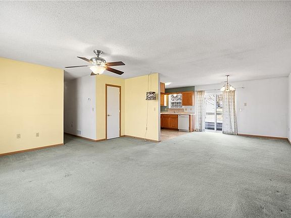 3rd image of 124 NW 171st Rd