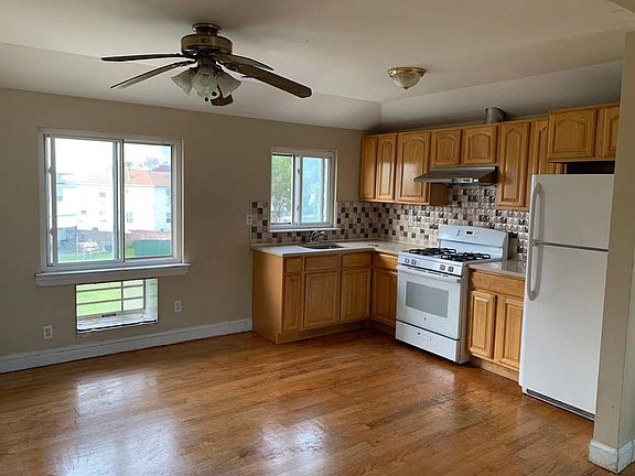 4th image of 10215 Dunton Ct Floor 1