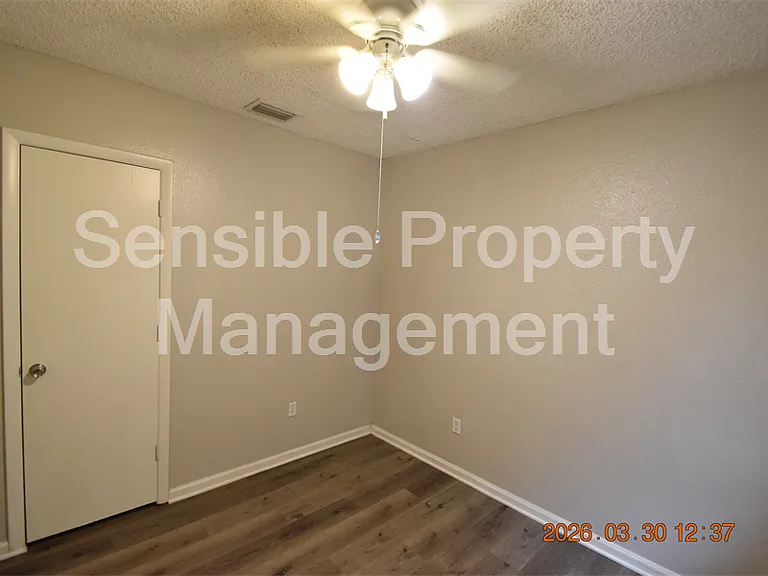 2014 E Linebaugh Ave — Photo 23