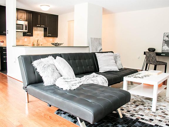 an open floorplan w/plenty of natural light ...