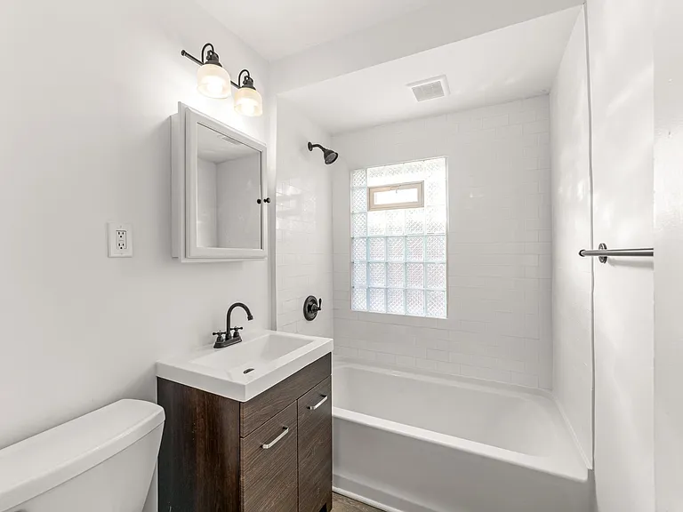 16209 Madison Ave #4 — Photo 9