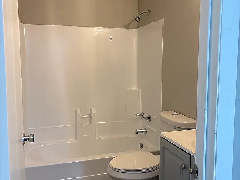 2835 Georgia Ave — Photo 10
