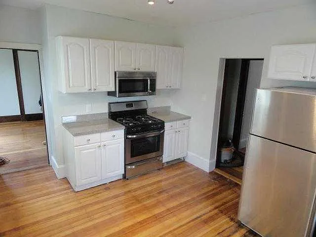 4 bed, $3,675 — Photo 3