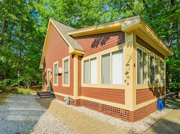 4 Acorn Ln Unit 4, Westford, MA 01886