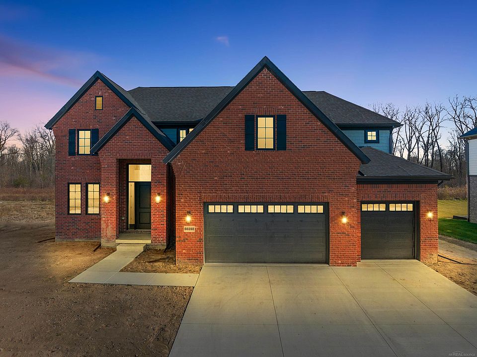 1st image of 66592 Meadowlands Ct
