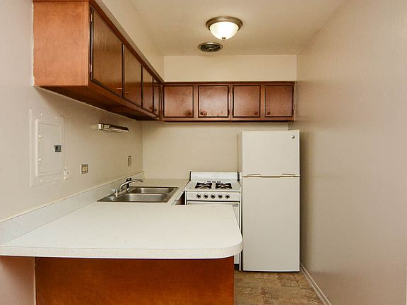 4th image of 660 W Wrightwood Ave #D803