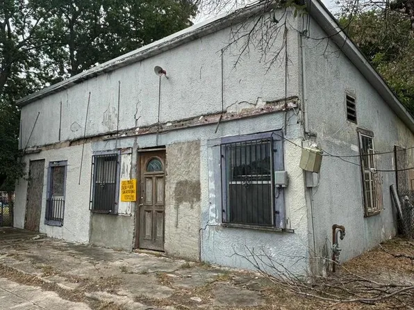3002 Morales St, San Antonio, TX 78207