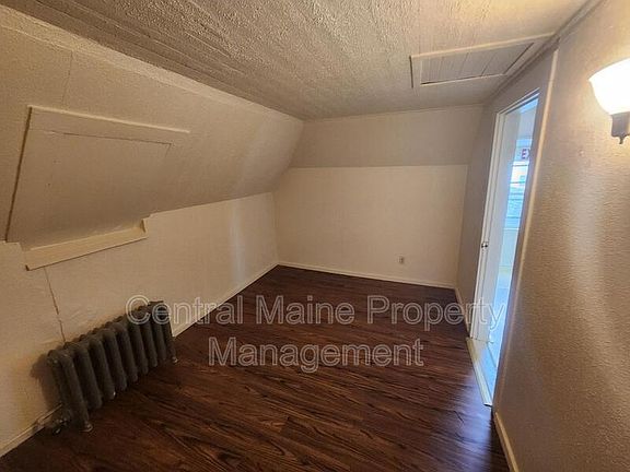 2nd image of 193 Holland St #5