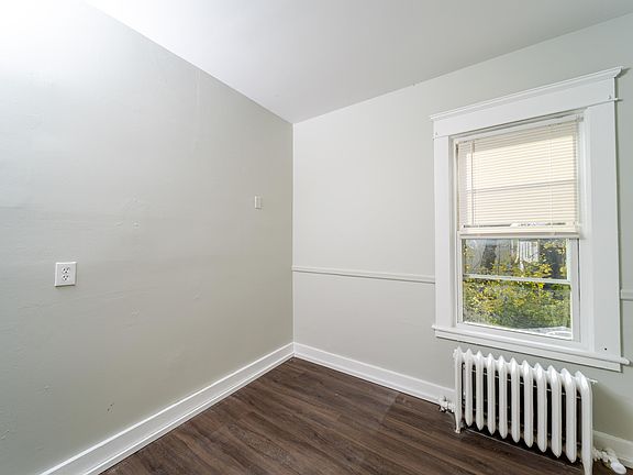 4th image of 504 Morris St #2