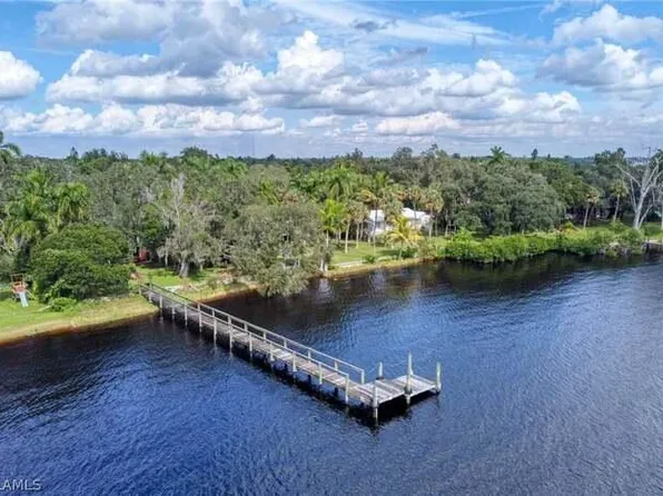 67 W North Shore Avenue, North Fort Myers, FL 33903