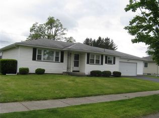 285 Wahl Rd, Rochester, NY 14609