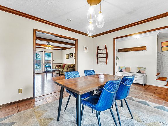 3rd image of 4349 White Acres Rd