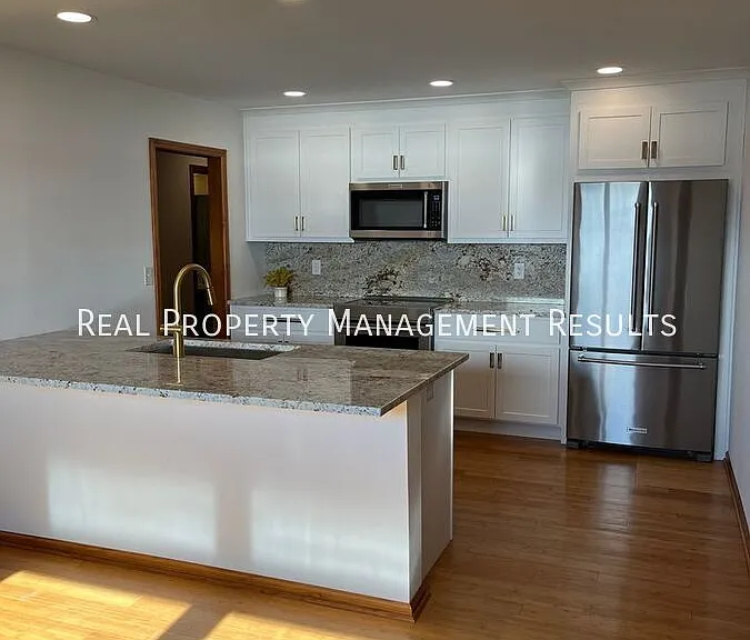 603 W Water St — Photo 5