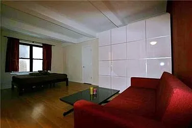 Rented by R New York