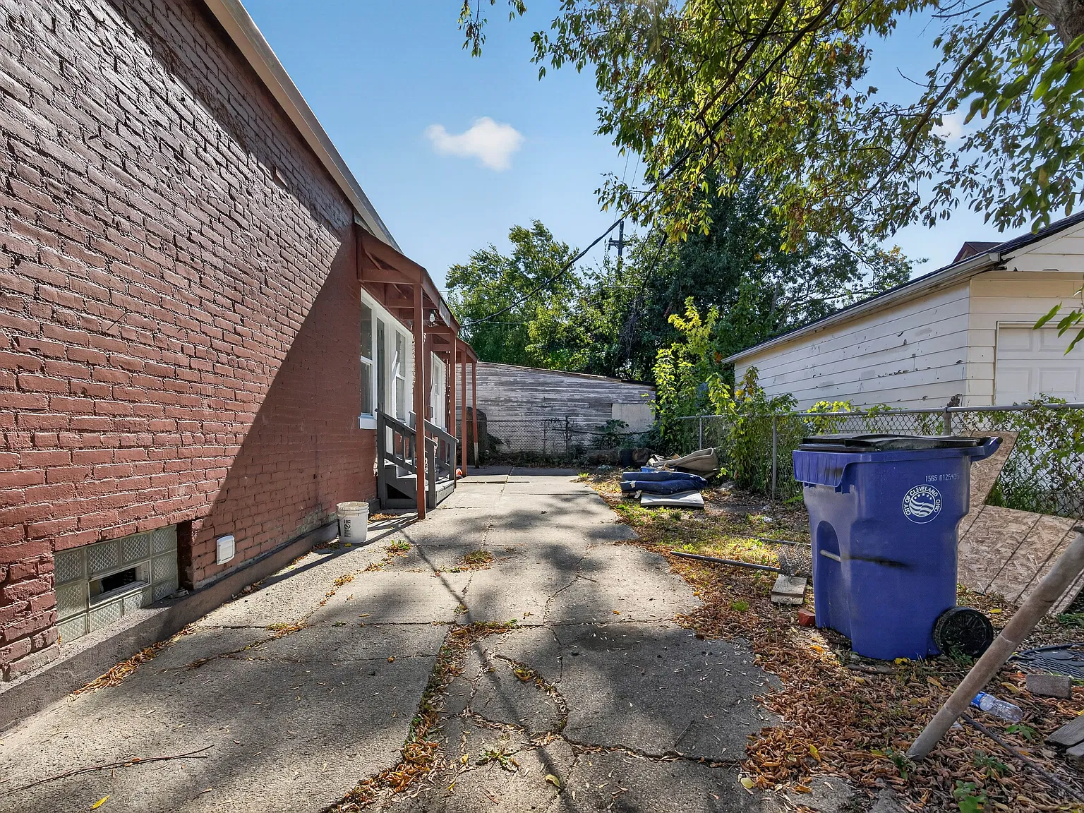 2 bed, $1,000 — Photo 3
