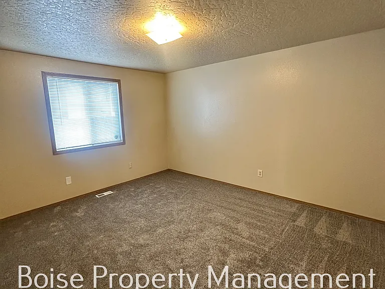 124 Delaware Ave — Photo 10