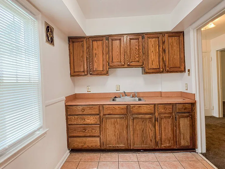 2926 Ewald Cir — Photo 4