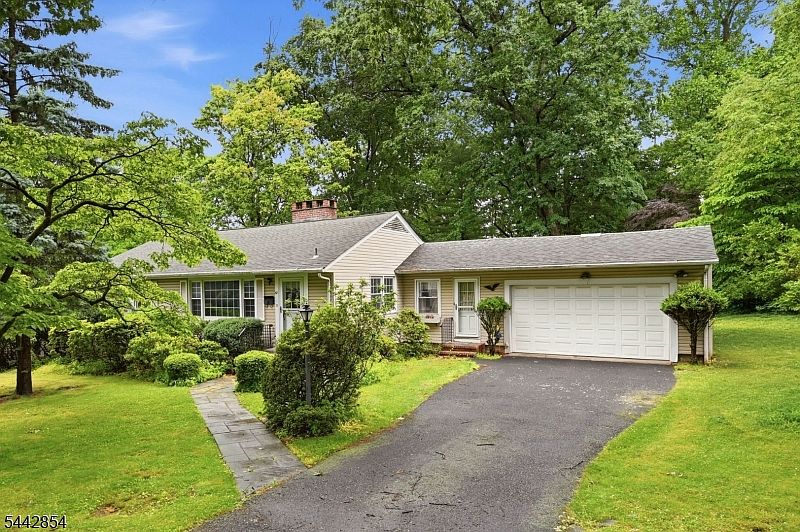 1st image of 51 Crystal Ave