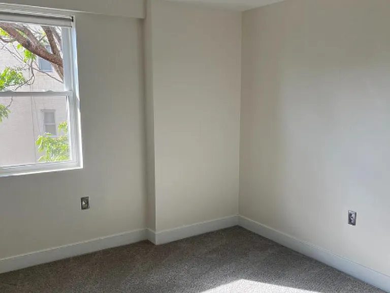 1727 R St NW #404 — Photo 24