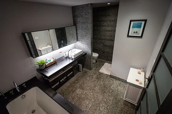 Rented by Real Easy LLC | media 49