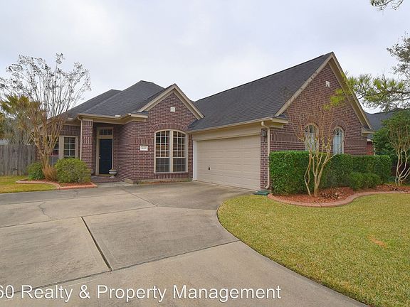 3rd image of 3619 Parkshire Dr