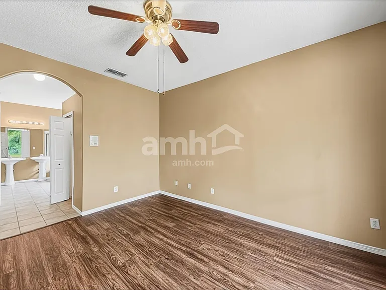 922 Lake Biscayne Way — Photo 8