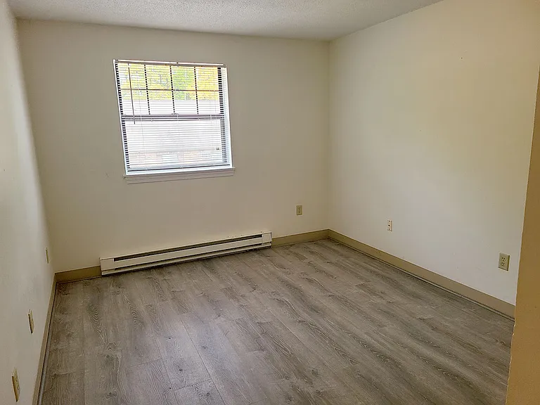 Timber Lake Apartments — Photo 34