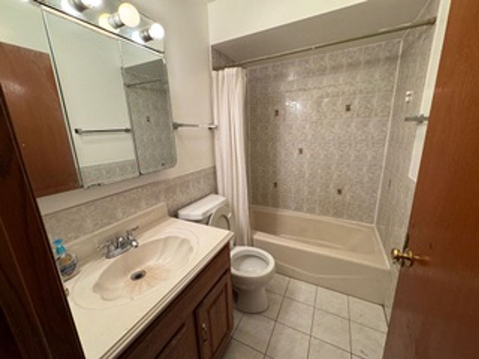 2nd image of 7412 N Western Ave #3N