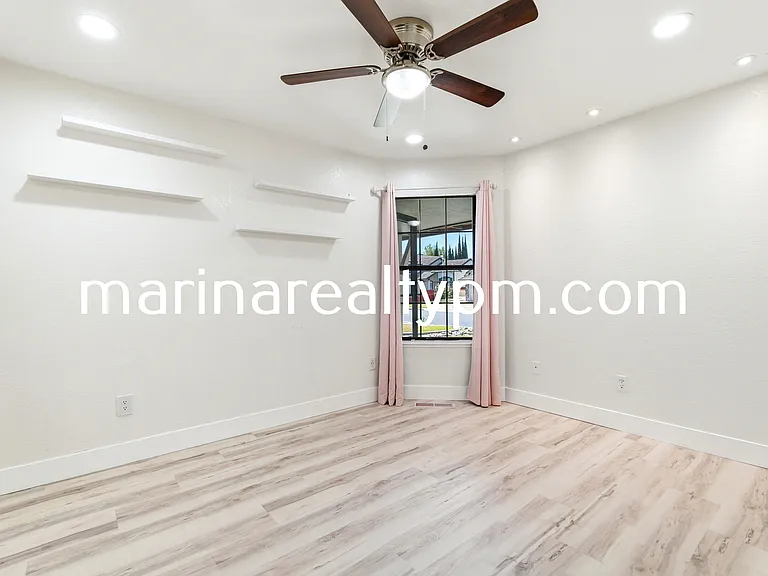 208 Buttercup Cir — Photo 32