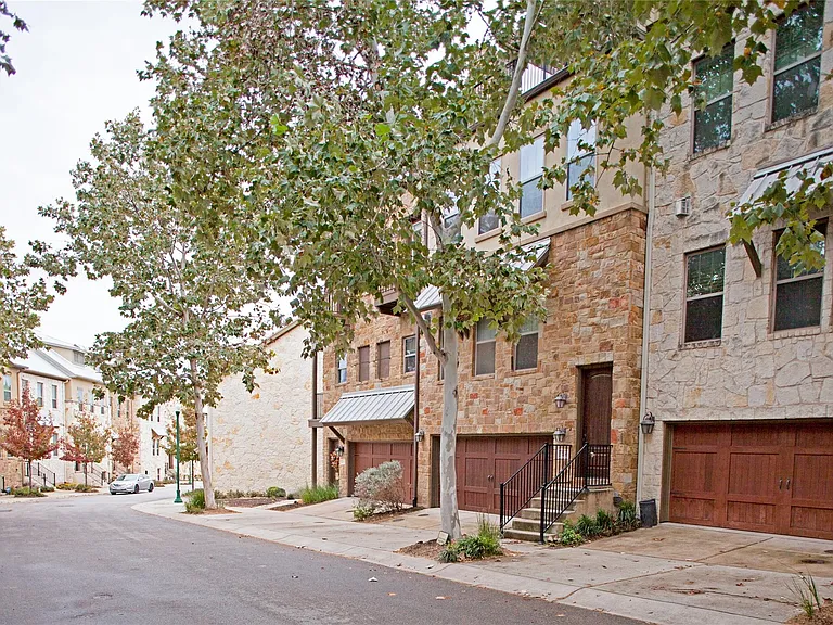 224 Adams St — Photo 33